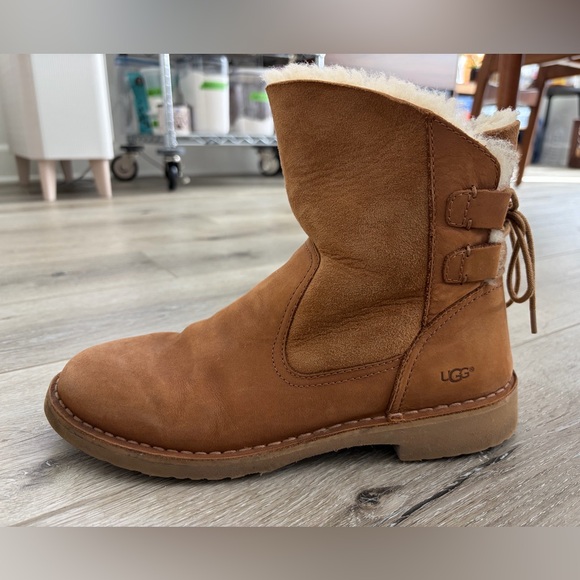 UGG Naiyah Lace-Back Genuine Leather Suede Shearling Boot Women’s - Picture 5 of 11